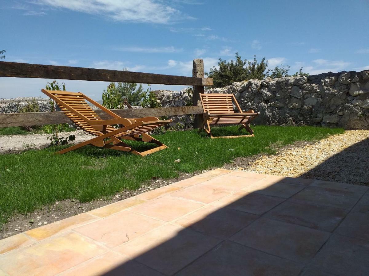 Naro Gibbesi Country Farm Piccolo Cottage מראה חיצוני תמונה