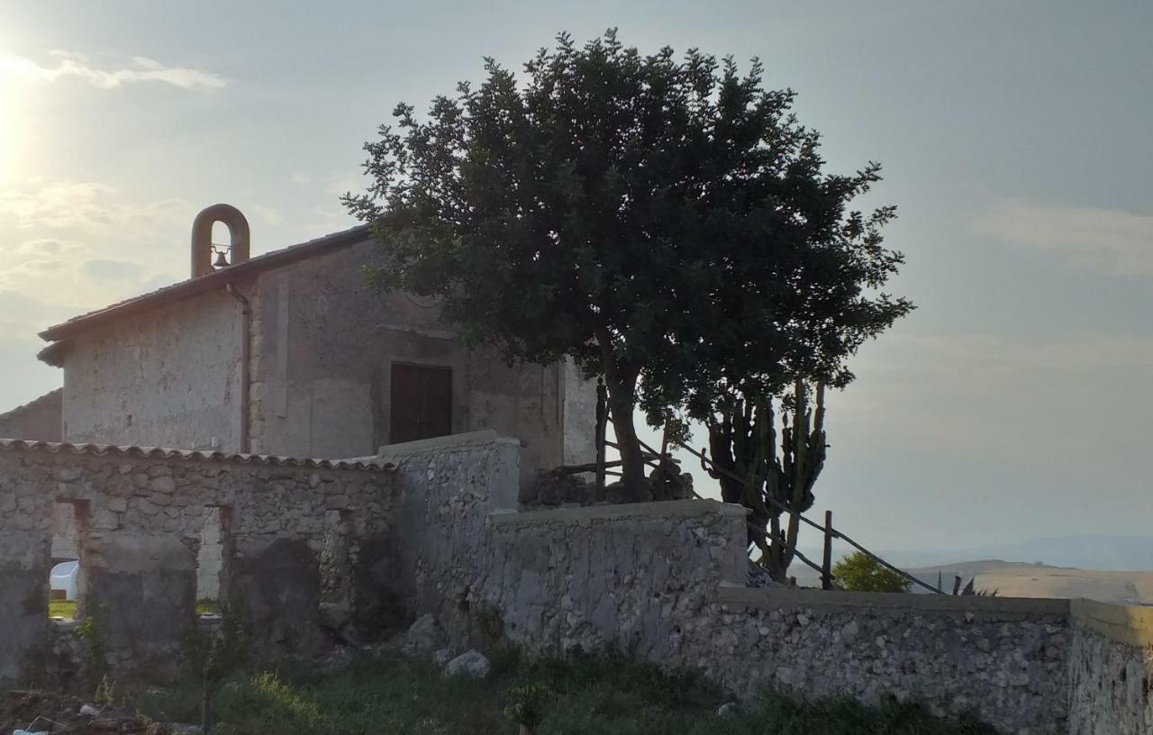 Naro Gibbesi Country Farm Piccolo Cottage מראה חיצוני תמונה